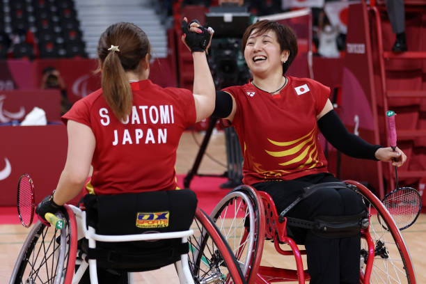 羽毛球换发球流程：得分后如何确定发球方？