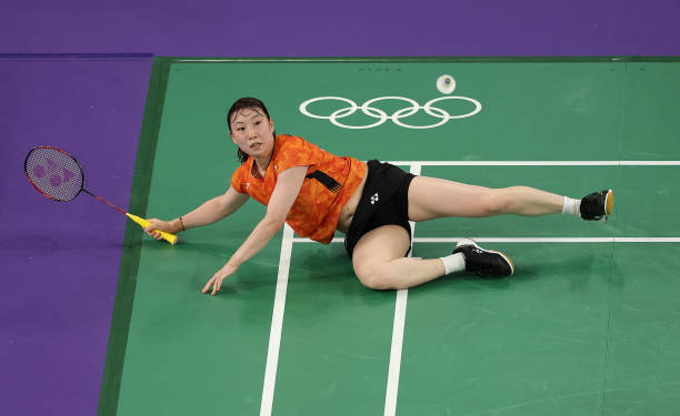 小型羽毛球场标准尺寸详解：规格图与布局指南