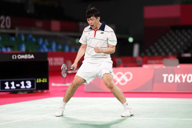 羽毛球单打VS双打:界限不同如何影响战术?