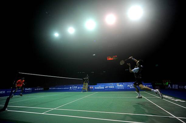 石宇奇杀球高清特写：力量与速度的完美结合