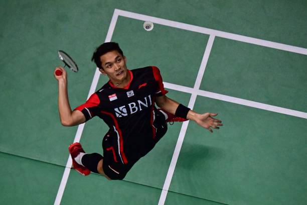 少儿羽毛球比赛实战教学：步伐、发球与得分技巧