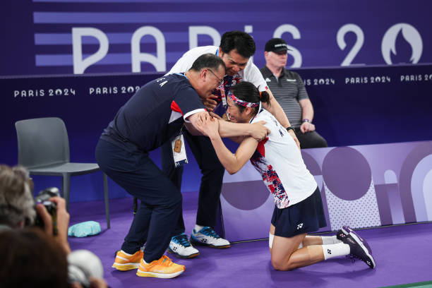 羽毛球拍选购指南：如何花小钱买到专业级手感？