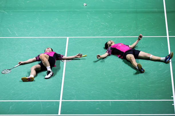 羽毛球发球姿势有哪些变化？提升发球质量的技巧