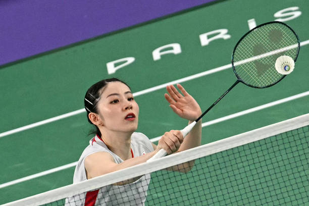 The Benefits of Playing Badminton (双语作文分享