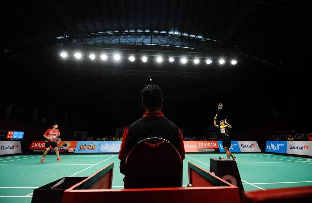 如何根据力量选择羽毛球拍磅数？初中生必读