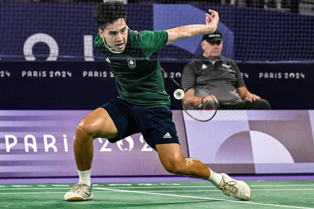 羽毛球正手发球技巧详解 - 从基础到进阶