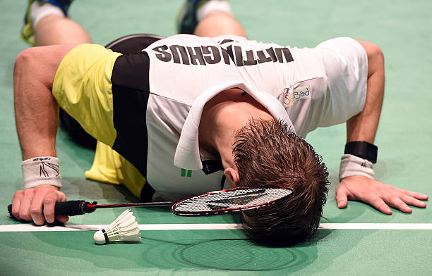 羽毛球基本功训练:从握拍到步法完整教学