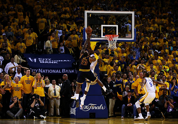 哈登对阵各支球队的经典战役回顾，哪一场最让你印象深刻？