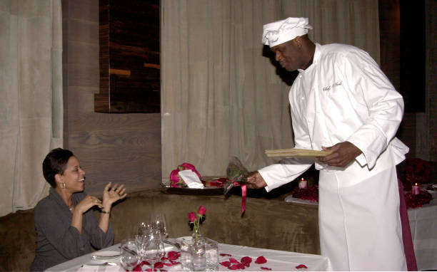 篮球教学:抢篮板球的正确姿势与常见错误