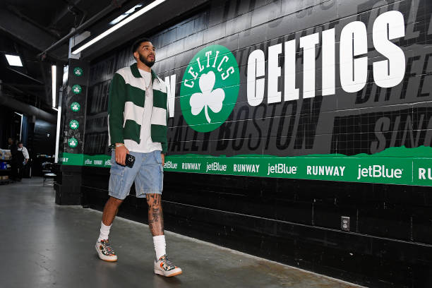 从乔丹到詹姆斯：回顾NBA官方评选的50大巨星