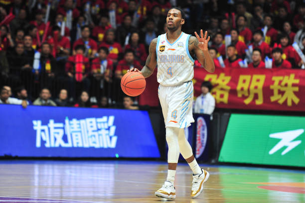 篮球转身上篮实战应用 - 中文教学视频