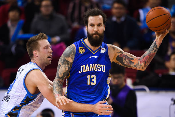 勇士交易截止日前动作频频，目标直指总冠军