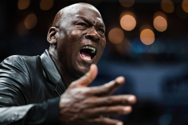 篮球场标准尺寸手绘图纸的绘制方法