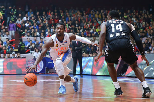 篮球场面积计算：如何得出标准平方数