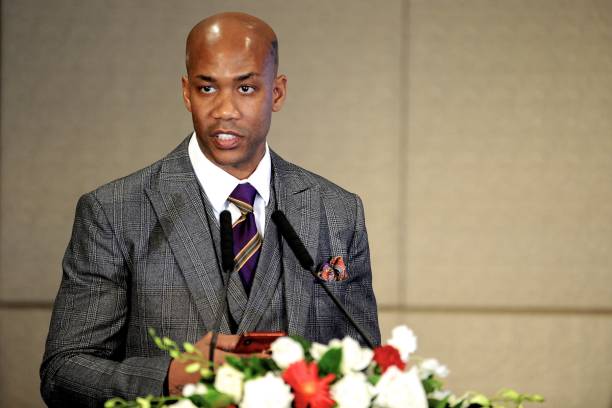 控卫的智慧:如何读懂防守并送出致命助攻