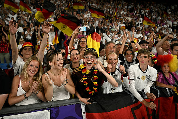 汉堡：北方巨人的没落与重生