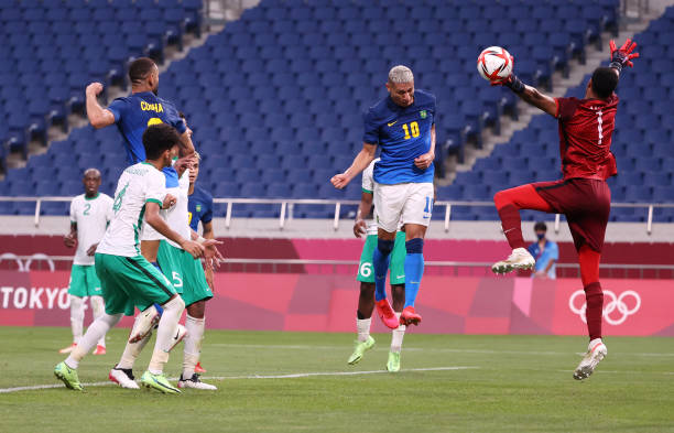 点球可以跳着踢吗?职业球员的实战技巧分析