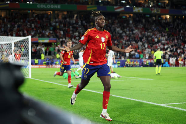 周公解梦:梦见足球比赛现场,象征竞争还是机遇?