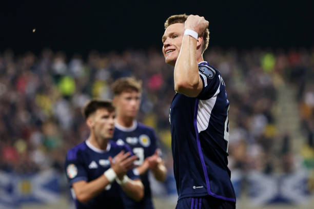 伤病困扰？巴黎欧冠大名单关键球员缺席引热议