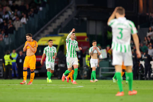 尤文3-0巴萨!2020欧冠C罗梅开二度,梅西黯然离场