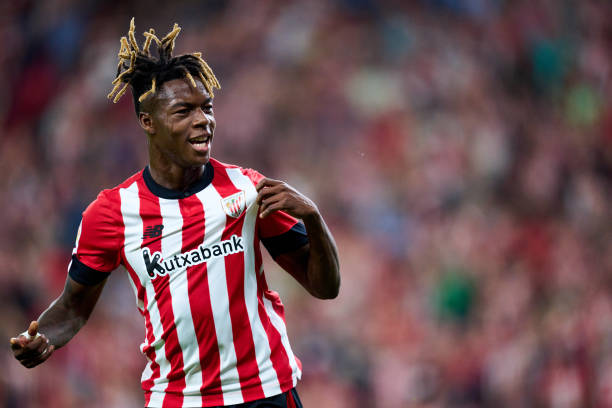 哈兰德进球后与教练击掌相庆,感谢战术安排!