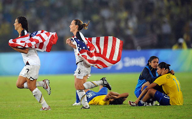 拉菲尼亚英超数据解析:过人、助攻与关键进球全记录