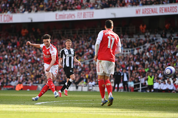 D组死亡之组焦点战：穆氏皇马与曼奇尼的曼城上演进球大战