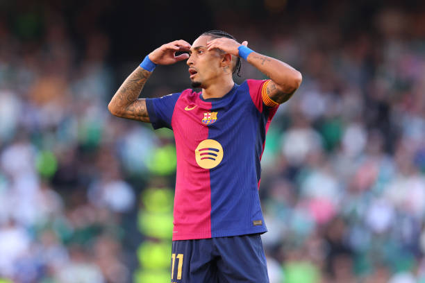 勺子点球的秘密：如何迷惑门将并得分