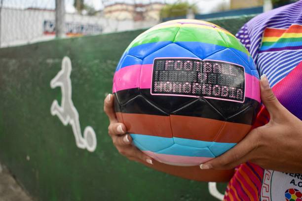 欧冠夺冠次数全盘点：从皇马到利物浦，谁才是欧洲之王？