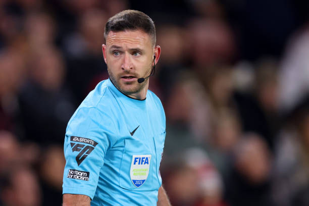 德甲赛季末排名预测：基于数据与表现的分析