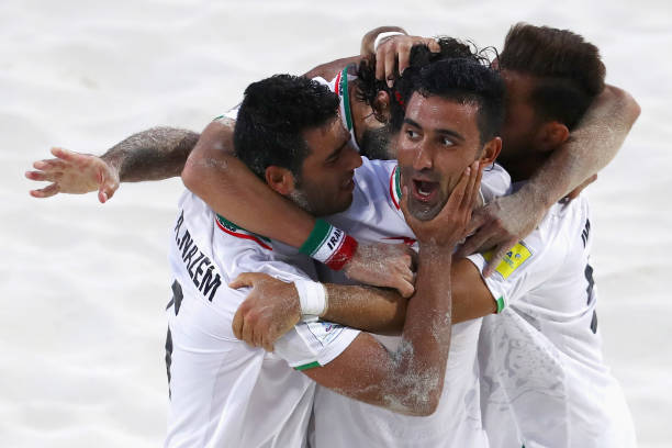 短角球的奥秘：从传切到射门的完美执行