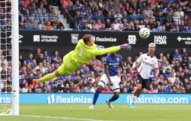 欧冠1/4决赛赛程确定，焦点战不容错过！