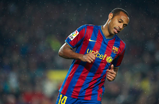 从数据看守门员提前扑点球的成功率与影响