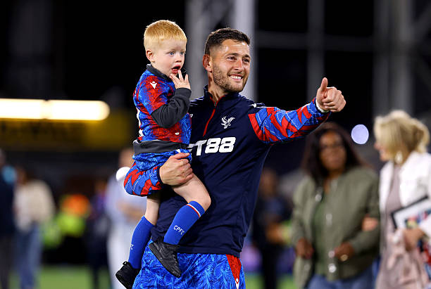 上帝之手与世纪进球:马拉多纳的经典瞬间