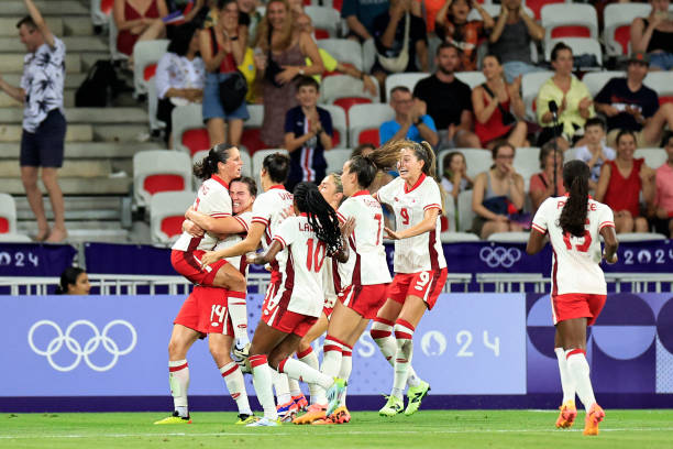 中国乒乓球男双组合东京奥运夺冠,展现团队实力