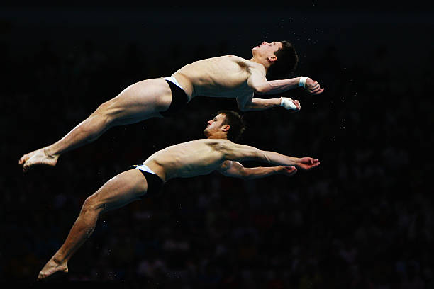 跳水皇后的魅力:伏明霞最令人心动的照片精选