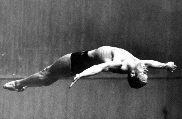 从上海少年到世界冠军:朱建华的跳高之路