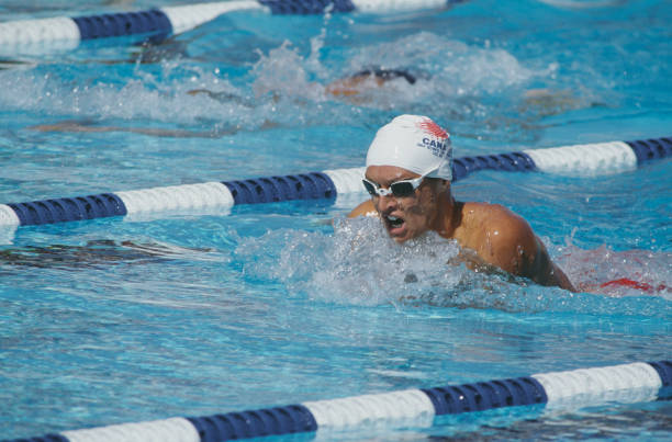 创意无限:在游泳池场景中绘制熊猫的趣味技巧