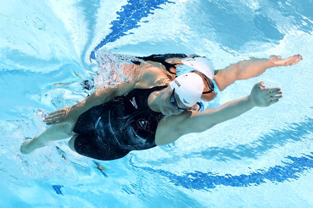 游泳梦境的性别视角：女性梦到游泳的特殊意义