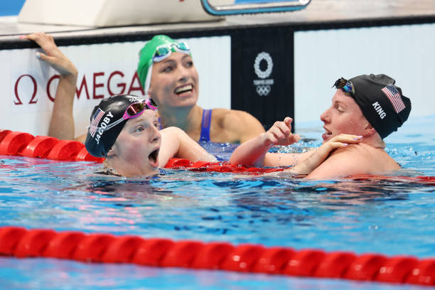 椎间盘突出康复期：游泳运动的正确打开方式