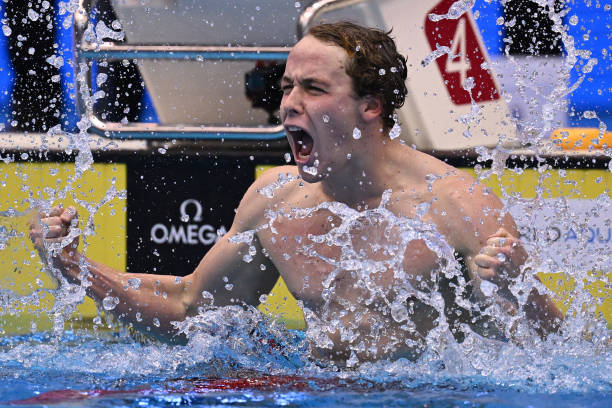 游泳健身并非完美：揭秘其隐藏的健康隐患