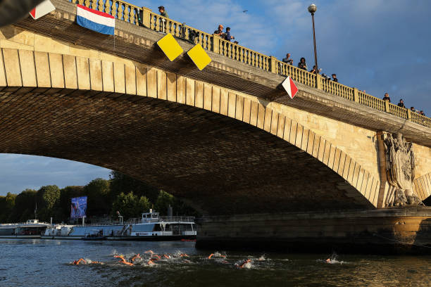 不同水域游泳:泳池、海滩、湖泊该穿什么?