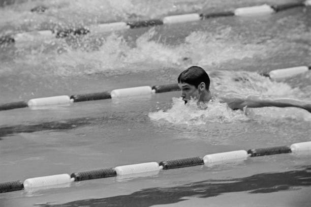 游泳馆游泳与新冠病毒:风险与预防措施全解析