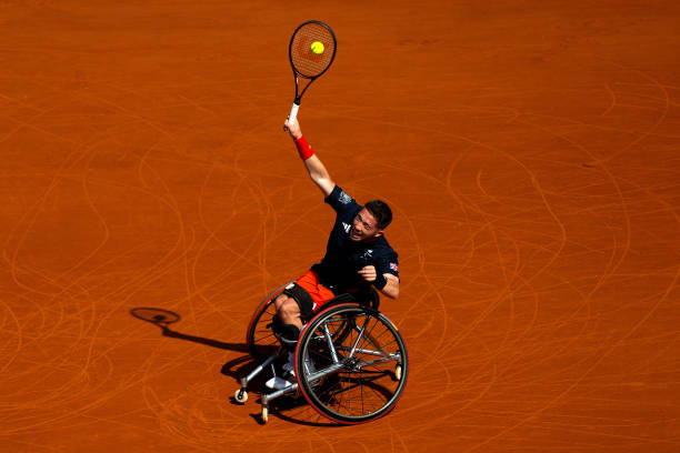 网球比赛胜负判定标准:局数、盘数与比赛胜利