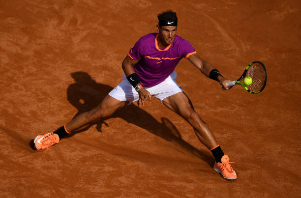 职业比赛与业余网球场的面积标准区别