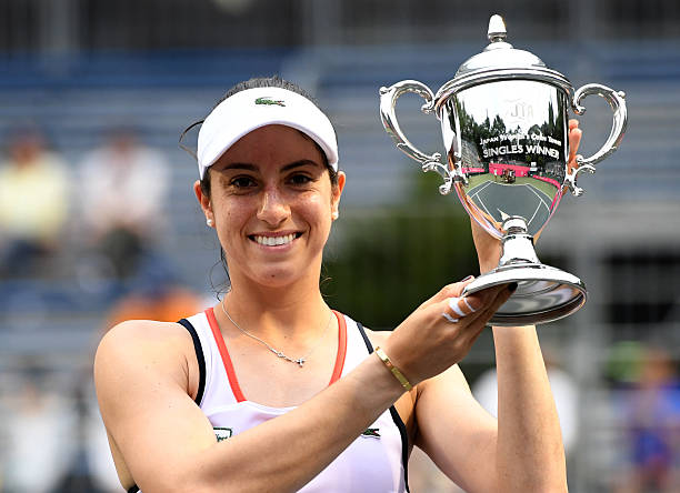 网球装备规范：球拍与用球的标准要求