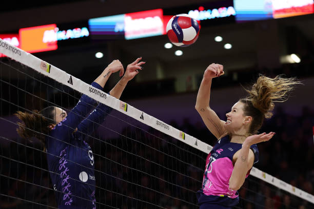 如何根据对手调整站位?排球战术占位策略详解