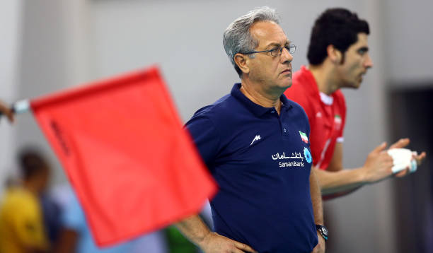 排球边裁站位技巧与注意事项