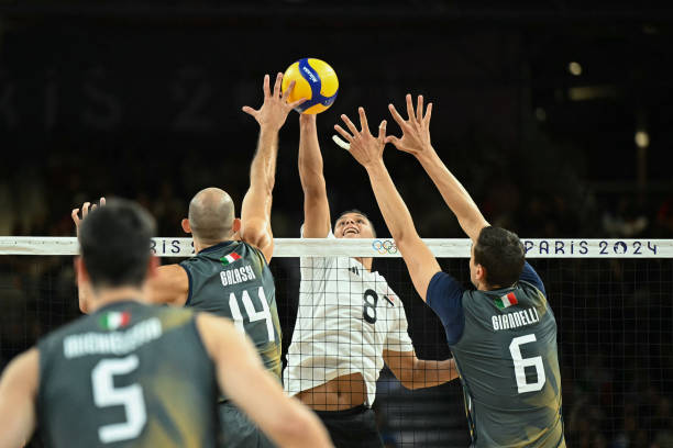 触网犯规的常见类型：从轻微触碰到底线争议