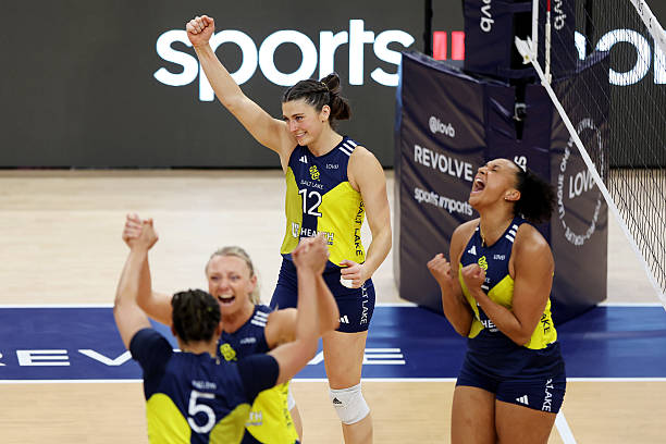 女子排球网的标准高度是多少米？